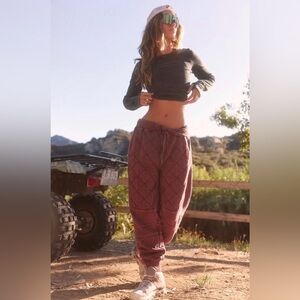 Free People Movement Countdown Quilted Jogger Pant Size XS NWT in OXBLOOD